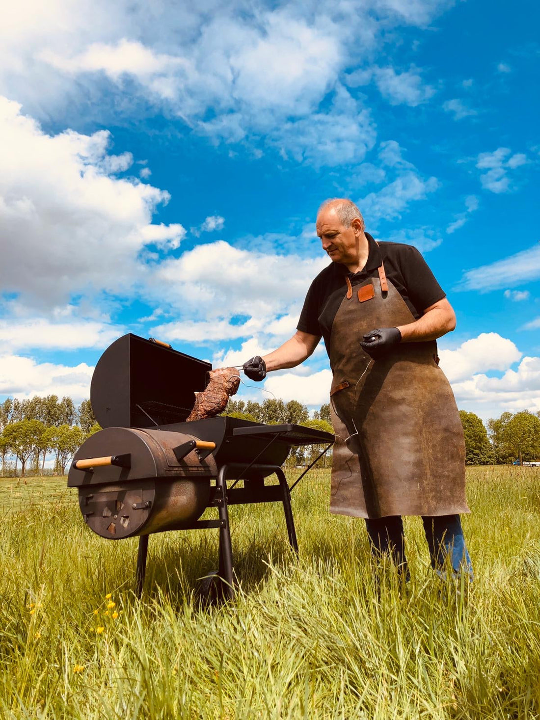 Smoked Barbecue met houtsnippers en rookhout